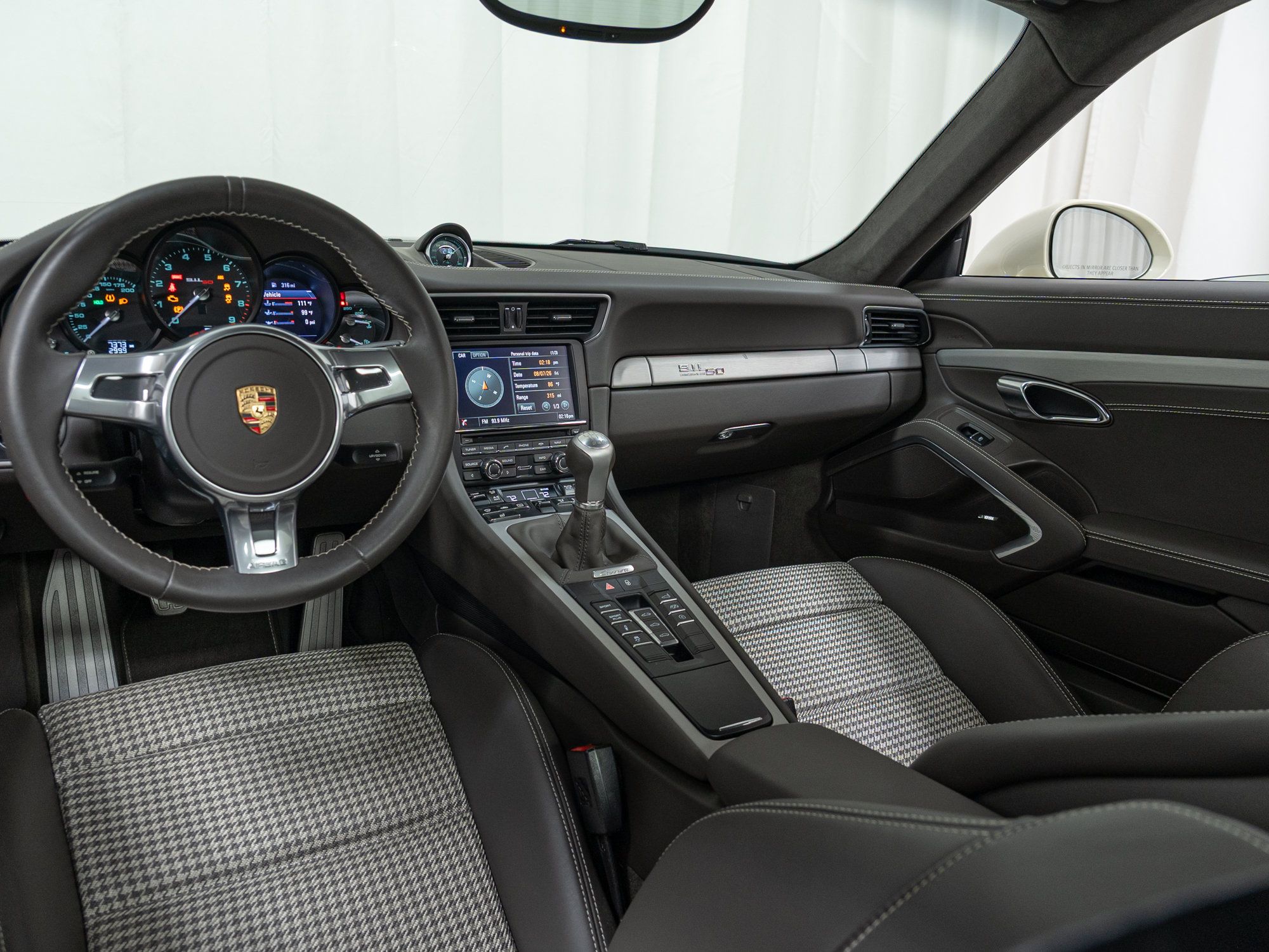 Certified 2014 Porsche 911 50th Anniversary Edition RWD image 27