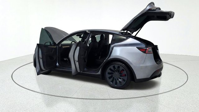 Used 2024 Tesla Model Y Performance AWD/4WD image 15
