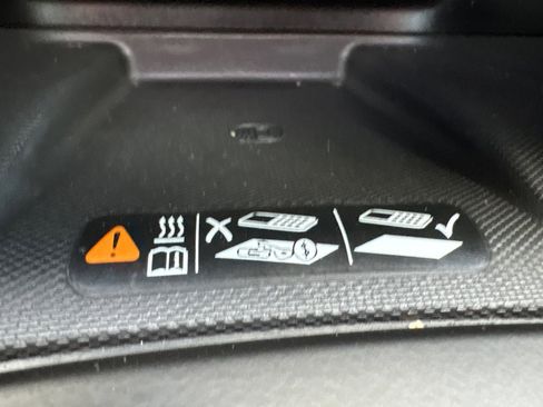 Used 2019 Chevrolet Equinox Premier FWD image 25