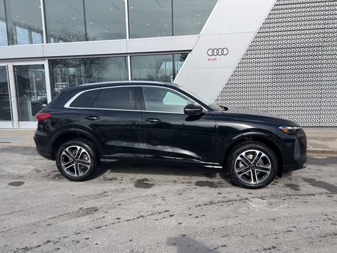 Certified 2025 Audi Q5 Premium w/ Convenience Package image 13