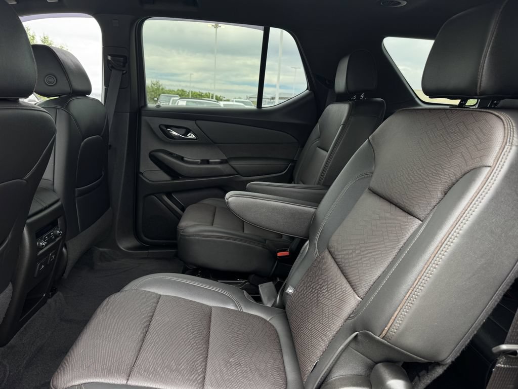 Used 2023 Chevrolet Traverse High Country w/ LPO, Floor Liner Package AWD/4WD image 28