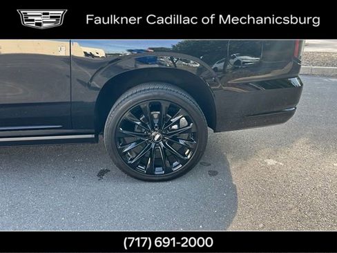 Certified 2026 Cadillac Escalade ESV Platinum Sport w/ LPO, ONYX Package AWD/4WD image 38