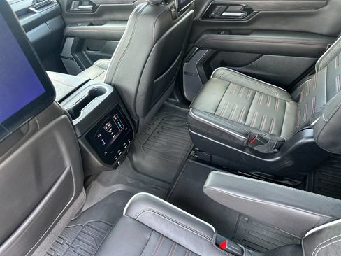 Used 2025 GMC Yukon AT4 Ultimate w/ LPO, Floor Liner Package AWD/4WD image 12
