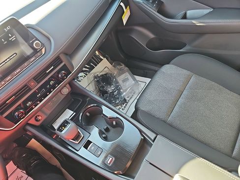 New 2026 Nissan Rogue SV FWD image 29