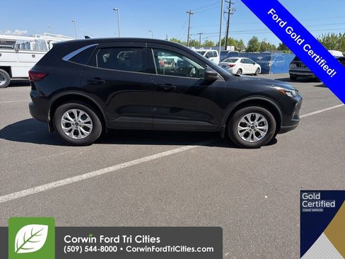 Used 2023 Ford Escape Active w/ Tech Pack #1 AWD/4WD image 4
