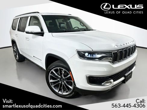 Used 2022 Jeep Wagoneer Series III w/ Premium Group I AWD/4WD image 1