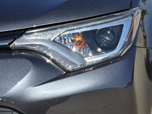 Used 2017 Toyota RAV4 XLE image 15