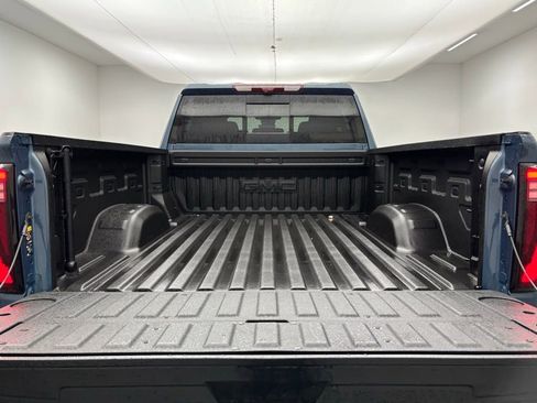 New 2025 GMC Sierra 2500 Denali w/ Denali Reserve Package image 11