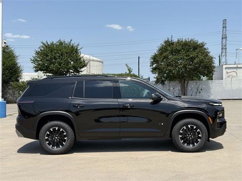 New 2026 Chevrolet Traverse Z71 w/ Enhanced Driving Package image 3