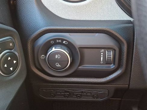 Used 2024 Jeep Gladiator Sport AWD/4WD image 29