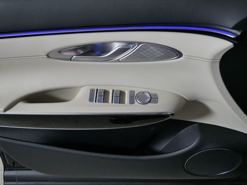 Certified 2026 Genesis GV70 2.5T AWD/4WD image 19