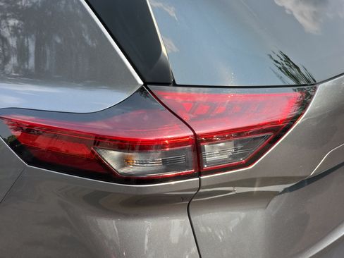 Certified 2024 Nissan Rogue SV AWD/4WD image 34