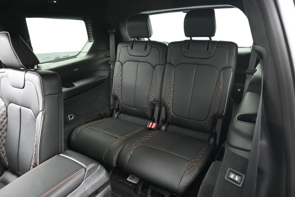 Used 2025 Jeep Grand Cherokee L Summit AWD/4WD image 28