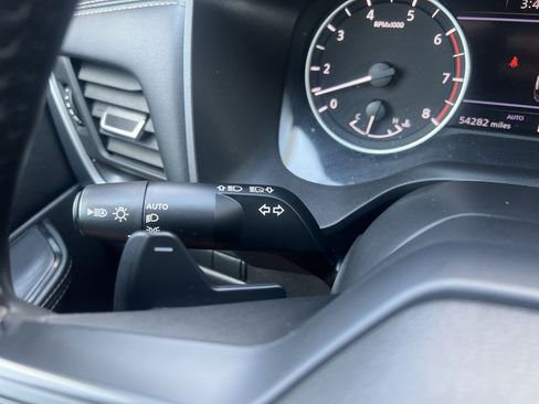 Used 2025 Nissan Rogue SV AWD/4WD image 9
