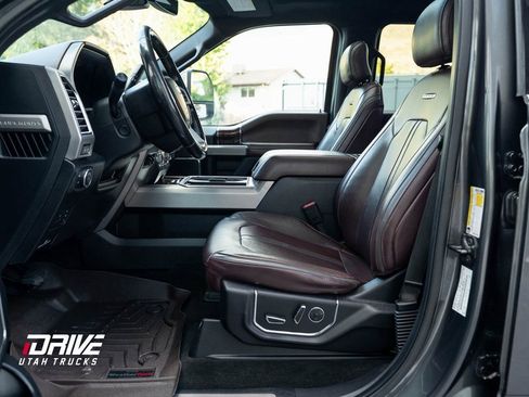 Used 2017 Ford F250 Platinum w/ Platinum Ultimate Package image 31