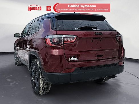 Used 2021 Jeep Compass Latitude image 3