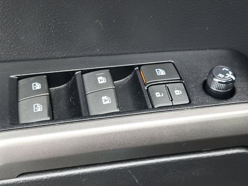 Used 2023 Toyota Tacoma Limited image 11