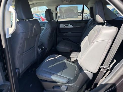 New 2026 Ford Explorer Active w/ Active Comfort Package image 10