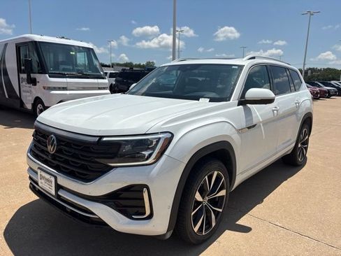 Used 2024 Volkswagen Atlas SEL Premium R-Line AWD/4WD image 7
