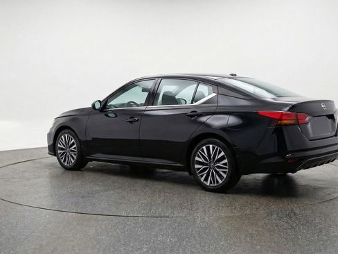 Used 2025 Nissan Altima 2.5 SV image 6