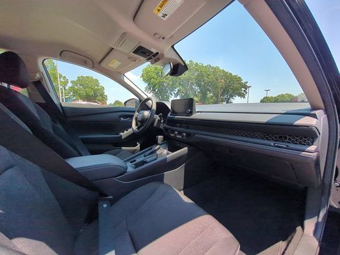 Used 2025 Honda Accord LX image 31