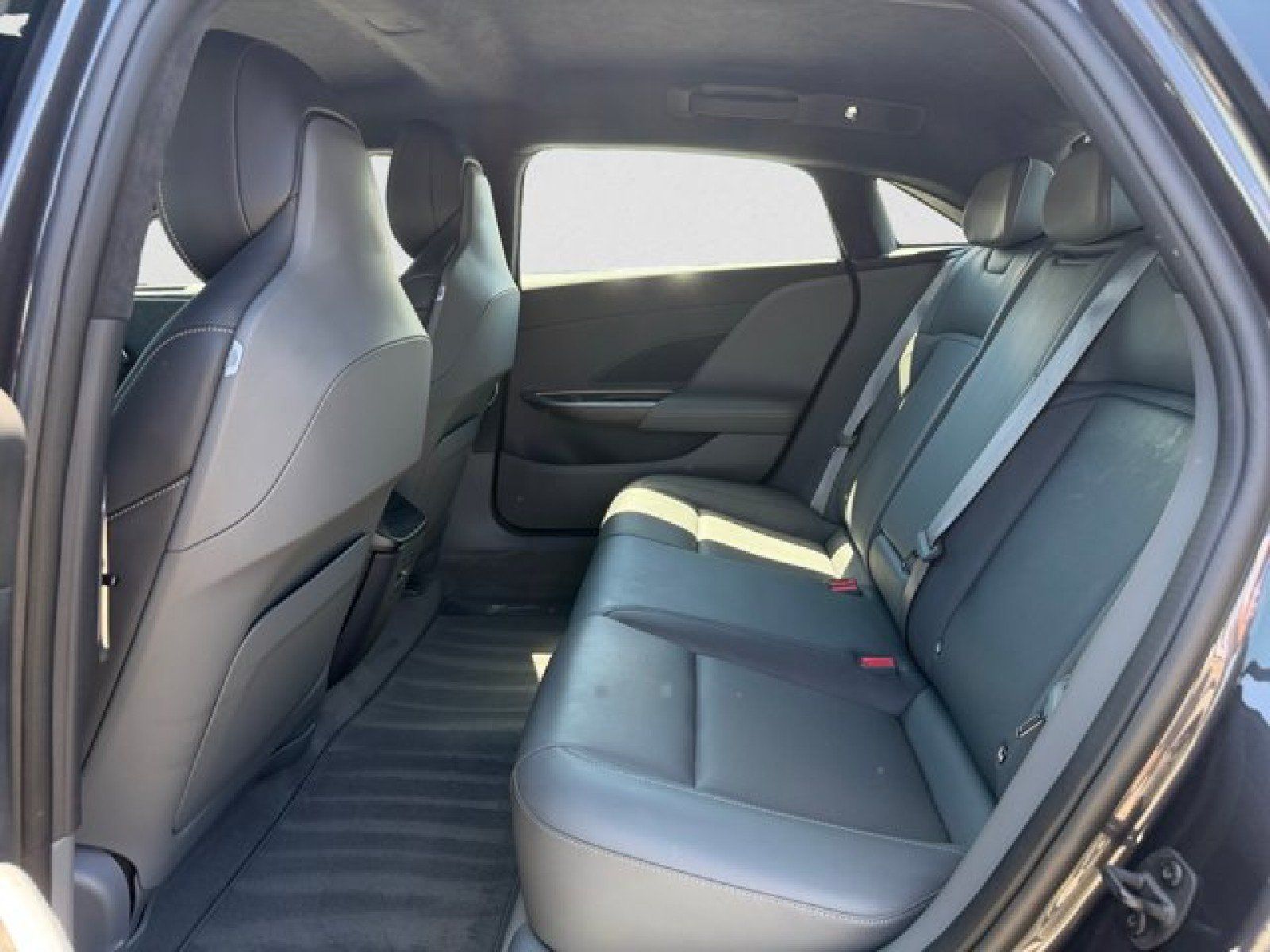 Used 2024 Lucid Air Touring AWD/4WD image 17