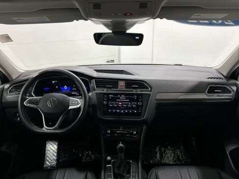 Used 2022 Volkswagen Tiguan SE AWD/4WD image 13