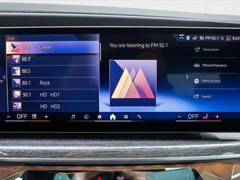 New 2025 BMW i7 eDrive50 w/ Premium Package image 15