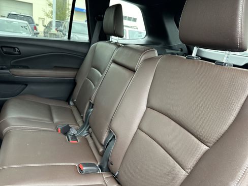 Used 2024 Honda Passport EX-L image 9