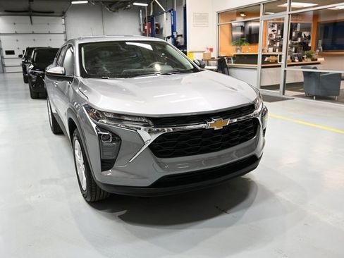New 2026 Chevrolet Trax LS image 3