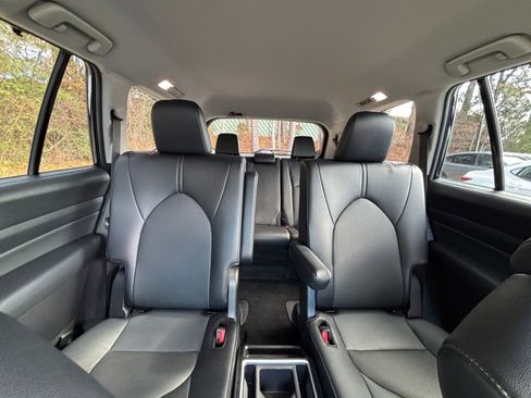 Used 2025 Toyota Grand Highlander XLE image 38