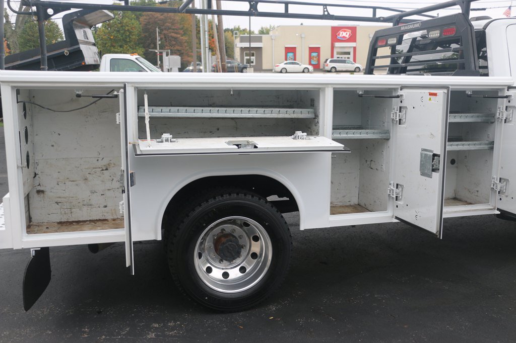 Used 2022 Ford F550 4x4 Crew Cab Super Duty w/ Power Equipment Group image 42
