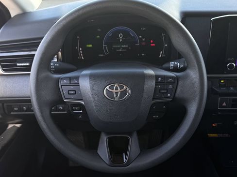 Used 2025 Toyota Camry LE FWD image 14