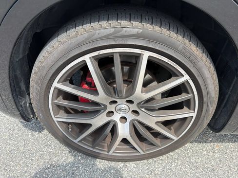 Used 2022 Maserati Levante GT AWD/4WD image 10