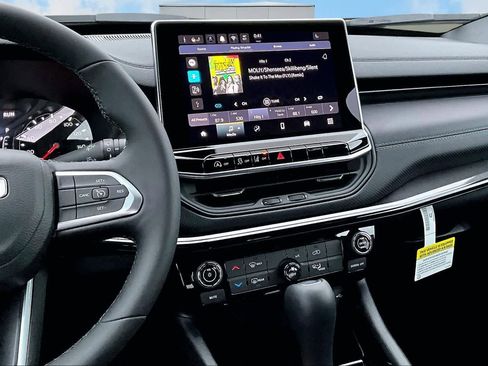 New 2026 Jeep Compass Latitude image 16