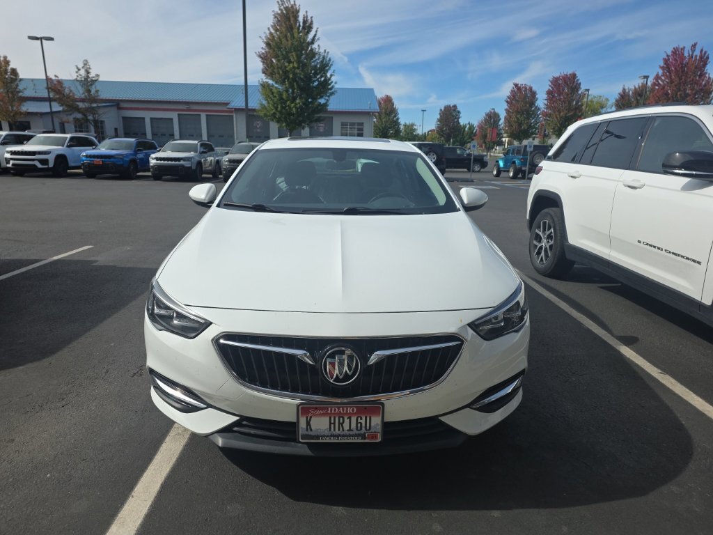 Used 2019 Buick Regal Preferred w/ Driver Confidence Package I FWD image 2