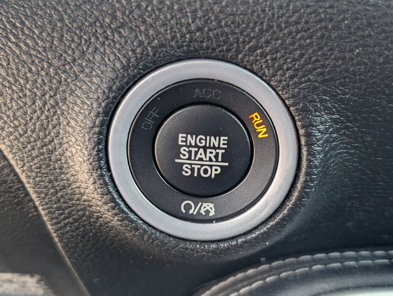 Used 2020 Dodge Challenger R/T RWD image 17