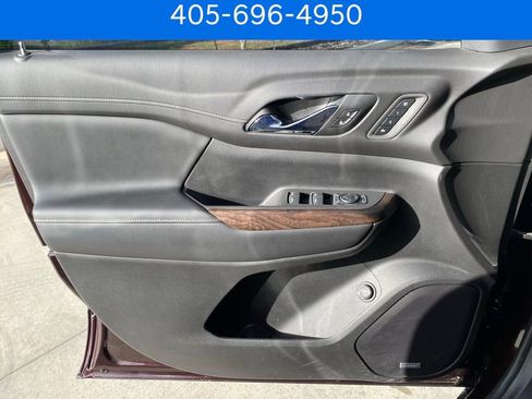 Used 2021 GMC Acadia Denali image 31