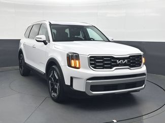 Used 2025 Kia Telluride S FWD video 2