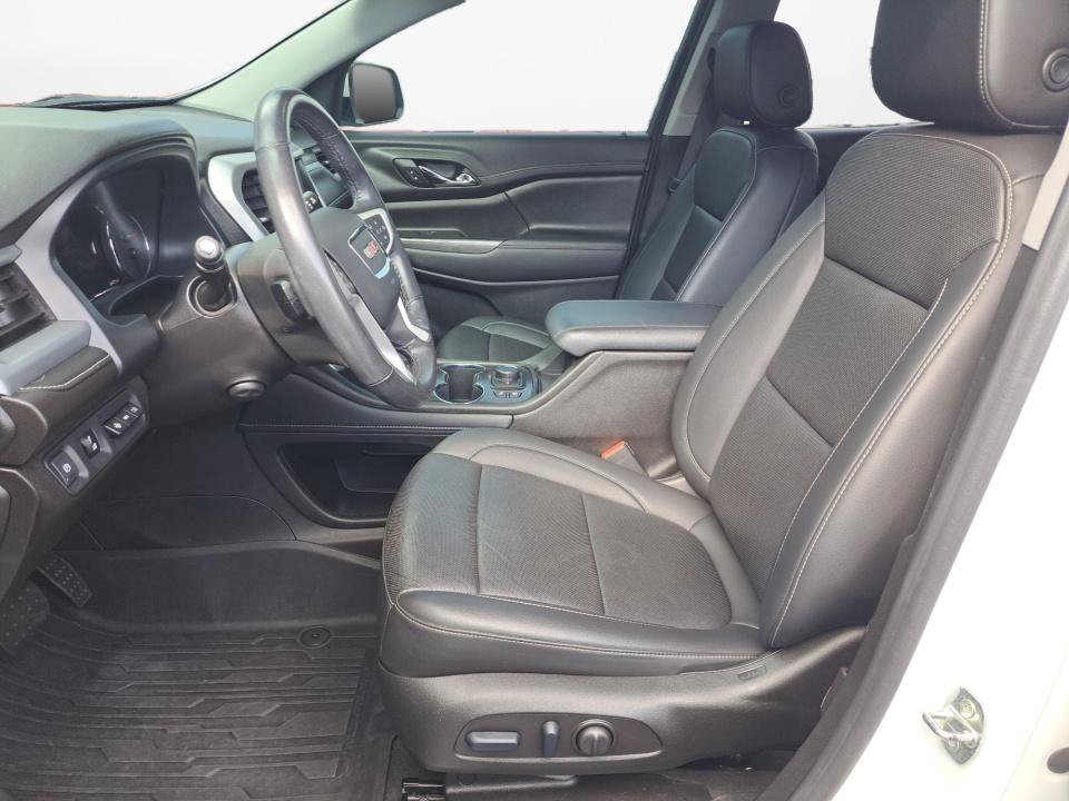 Used 2022 GMC Acadia SLT w/ Technology Package AWD/4WD image 9