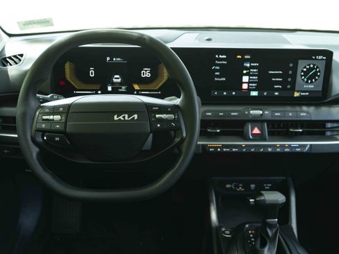 Used 2025 Kia K4 FWD image 19