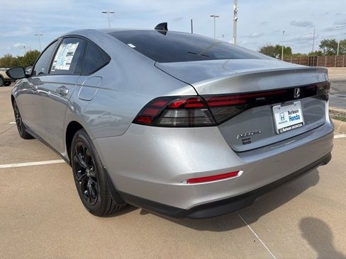 New 2025 Honda Accord SE image 4