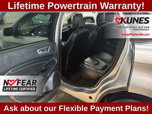 Used 2024 Ford Edge Titanium image 19
