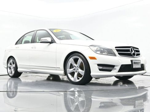 Used 2014 Mercedes-Benz C 250 Luxury image 37
