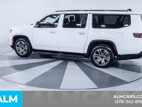 Used 2024 Jeep Wagoneer L Series II RWD image 5