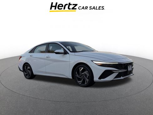 Used 2025 Hyundai Elantra Limited image 1