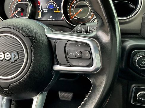 Used 2022 Jeep Wrangler Unlimited Sahara image 13