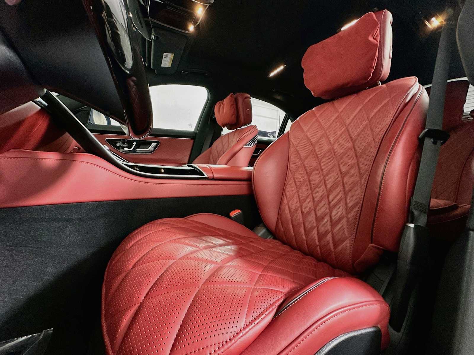 Used 2025 Mercedes-Benz S 580 4MATIC Sedan image 5