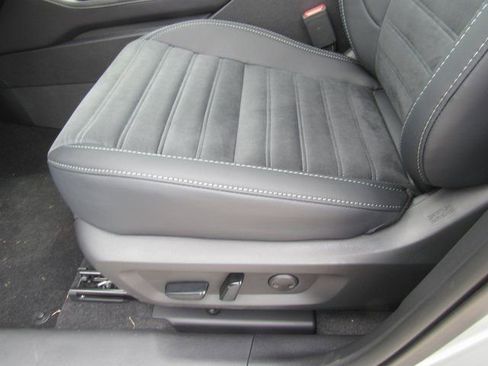 New 2025 Mitsubishi Outlander SE image 14