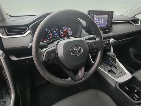 Used 2022 Toyota RAV4 XLE image 18